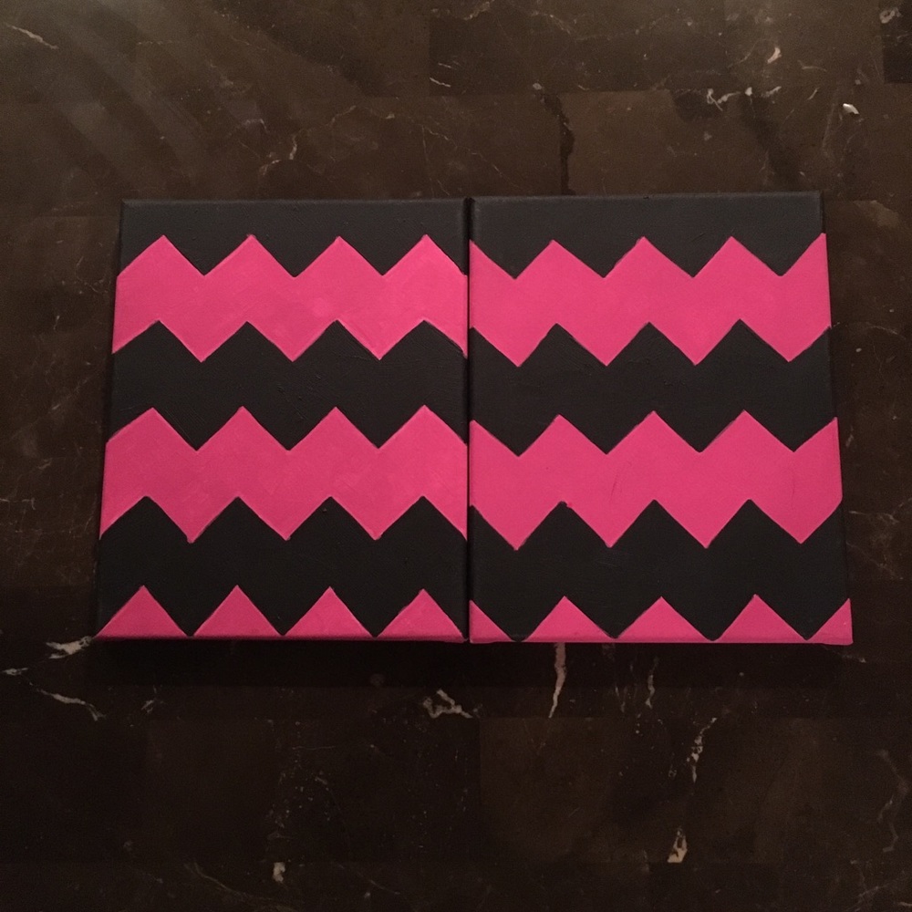 2 painted canvas